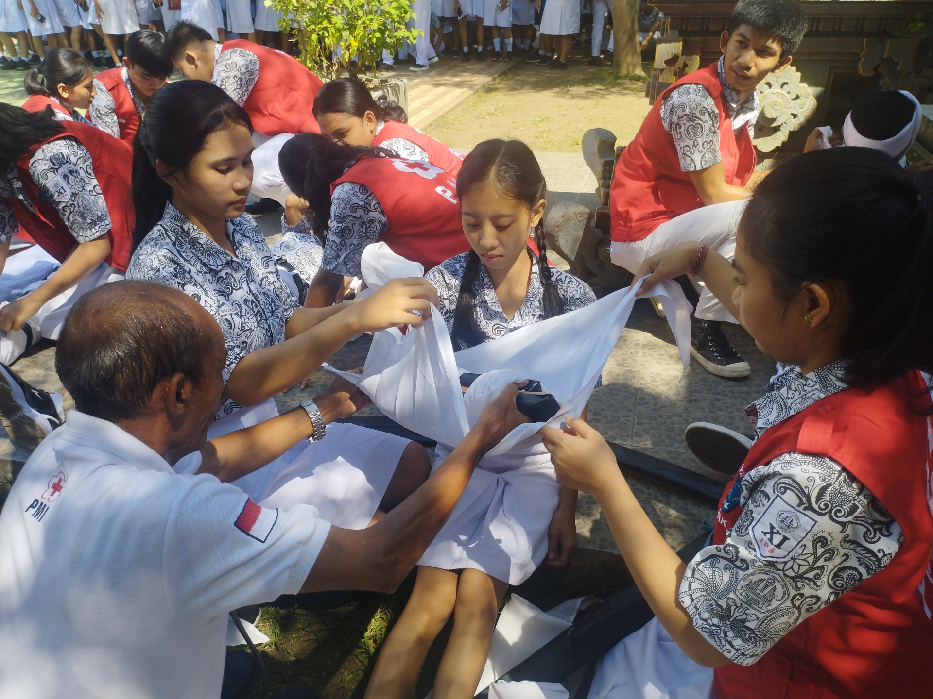 Simulasi Mitigasi Bencana di SMAN 1 Gerokgak