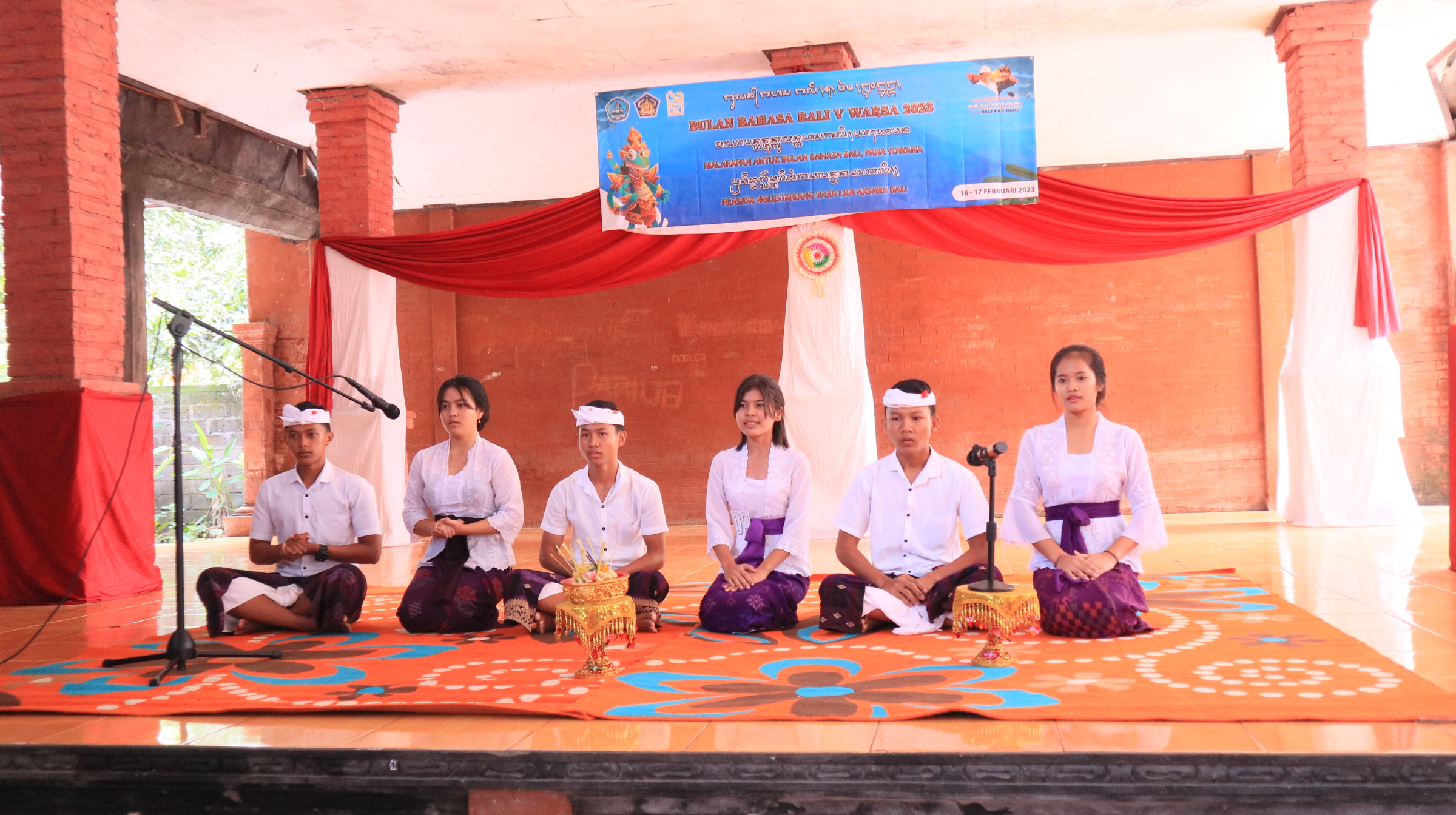 Lomba Mekidung