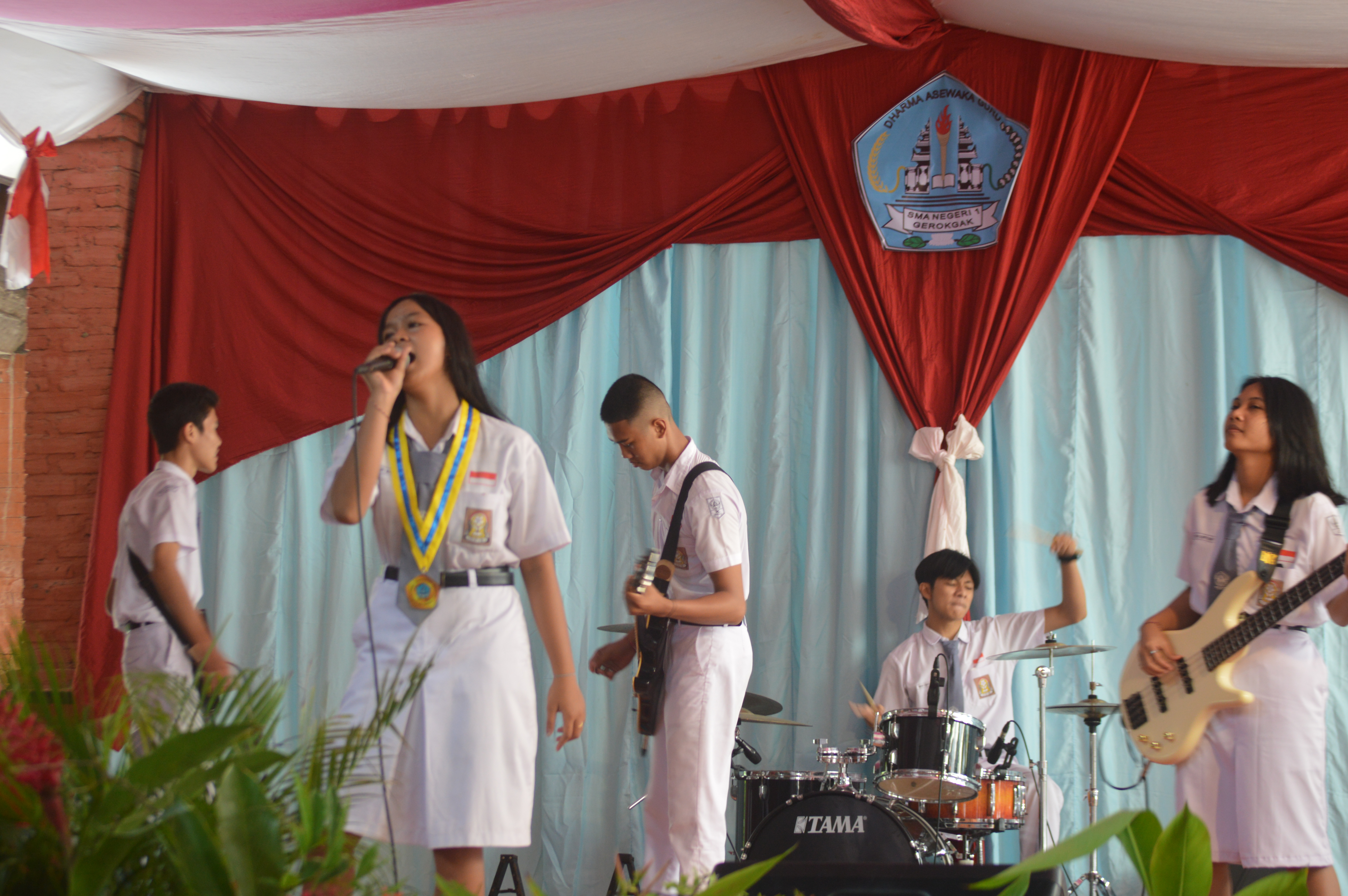 Group Band WB