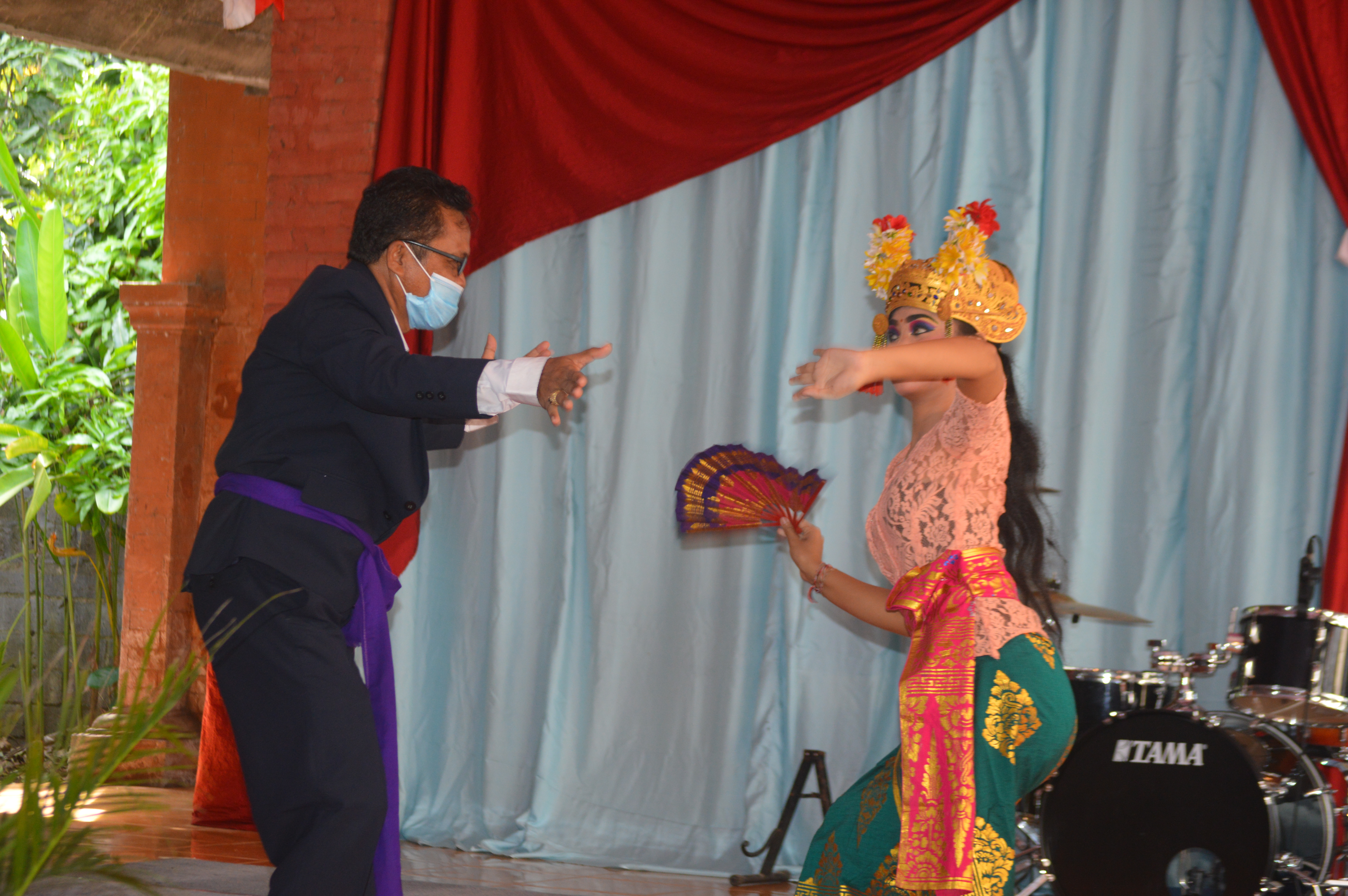 Hiburan Tari Joged