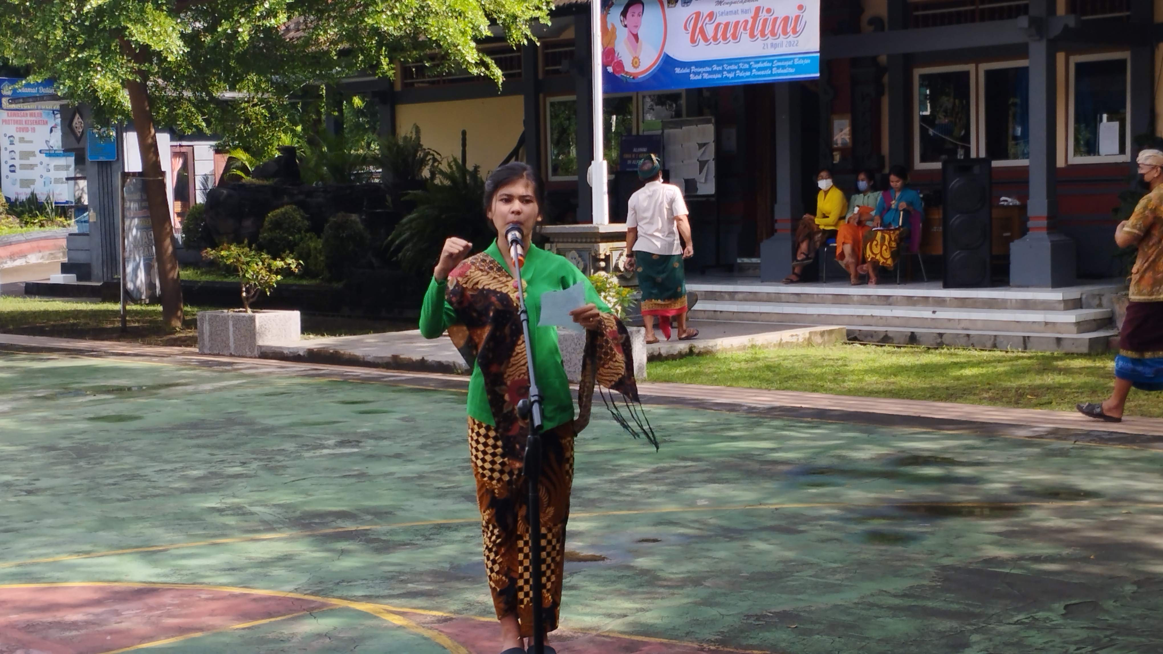 Peserta Lomba Baca Puisi