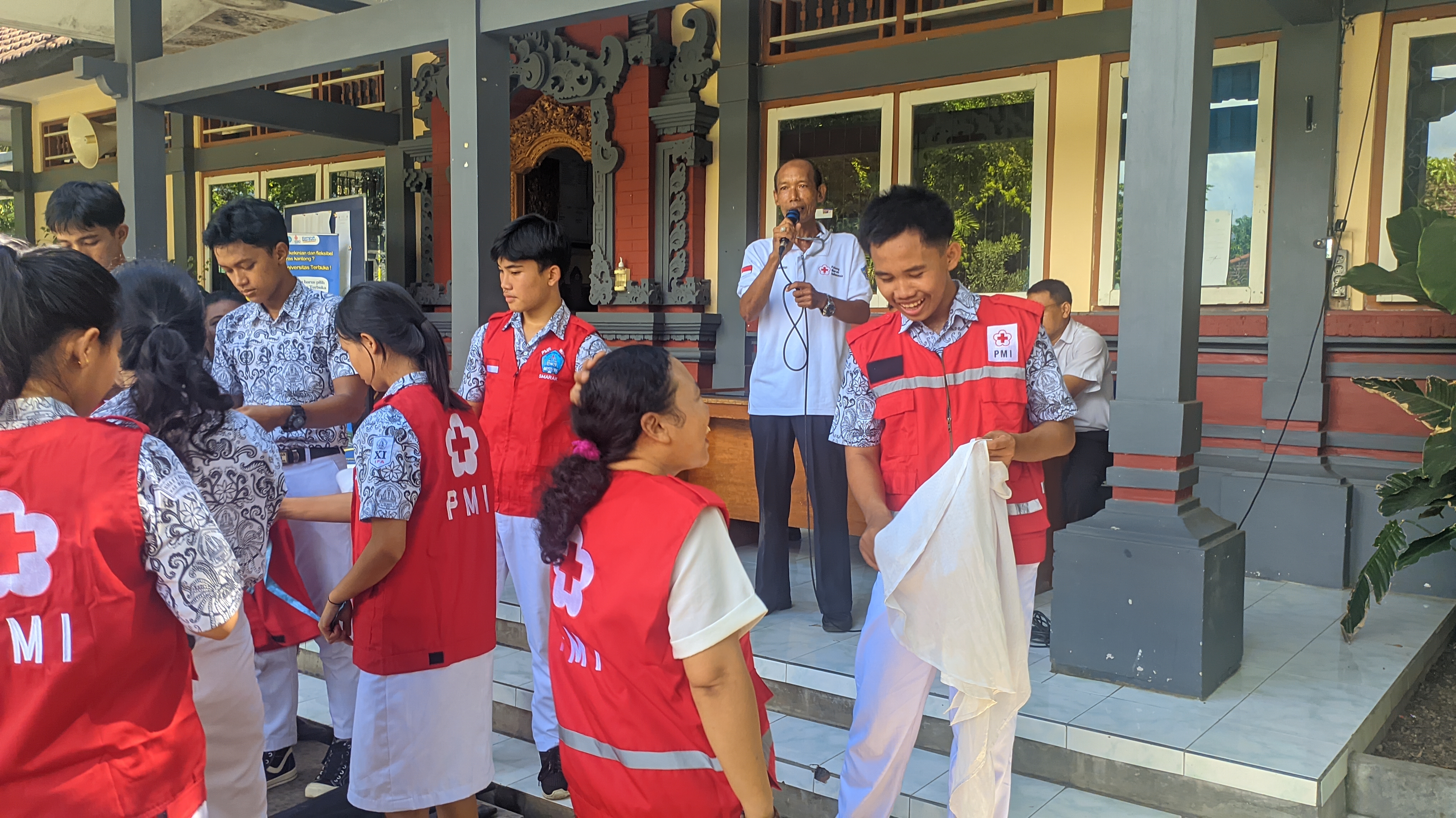 Simulasi Mitigasi Bencana di SMAN 1 Gerokgak