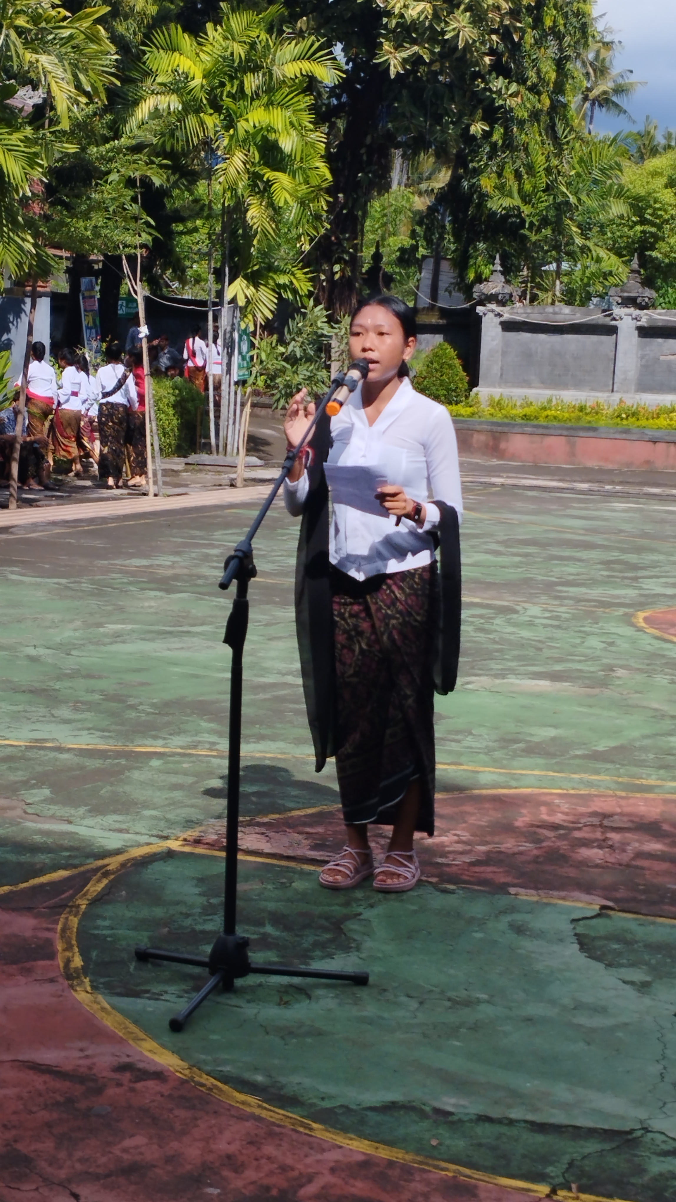 Peserta Lomba Baca Puisi