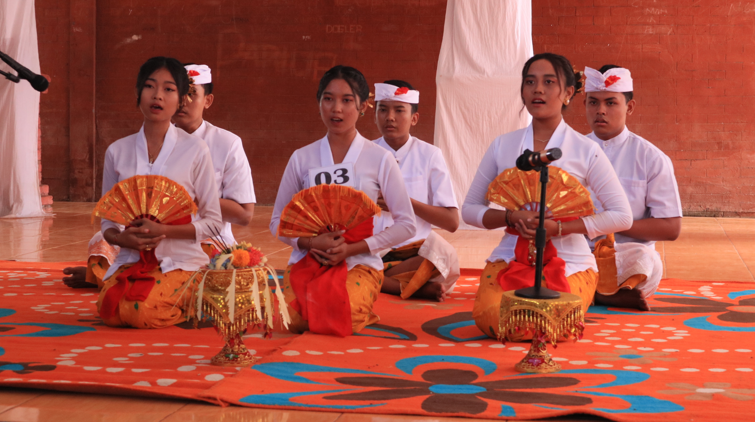 Lomba Mekidung