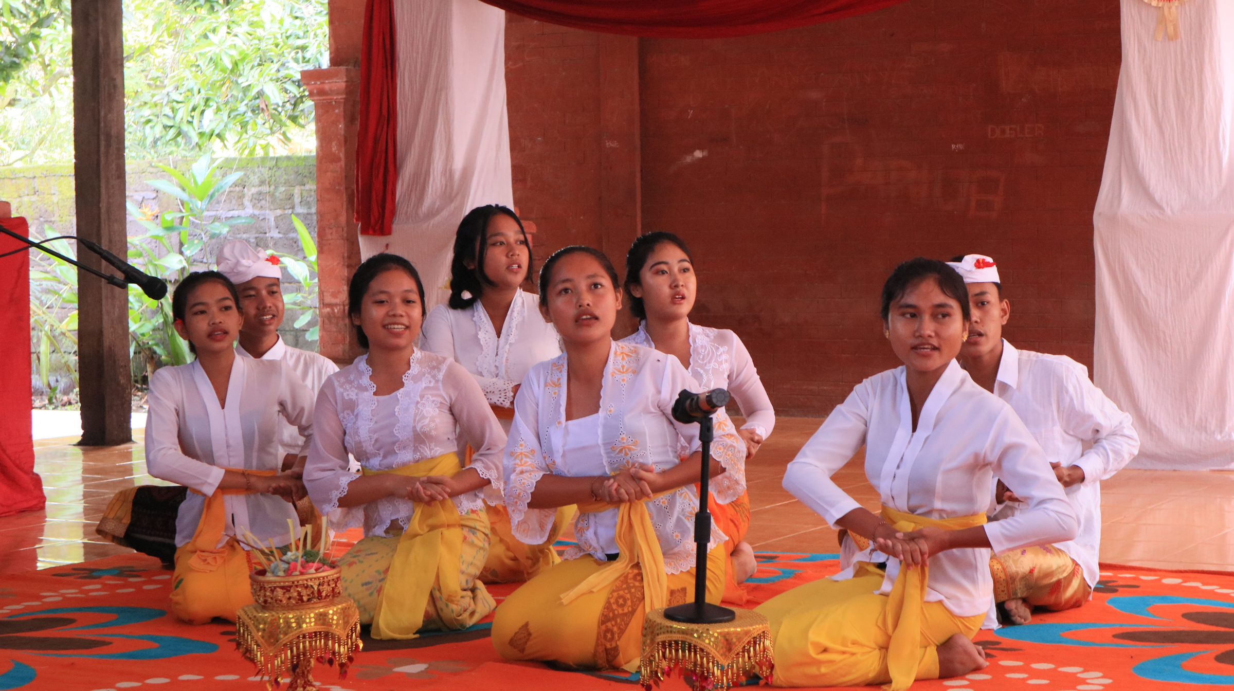 Lomba Mekidung