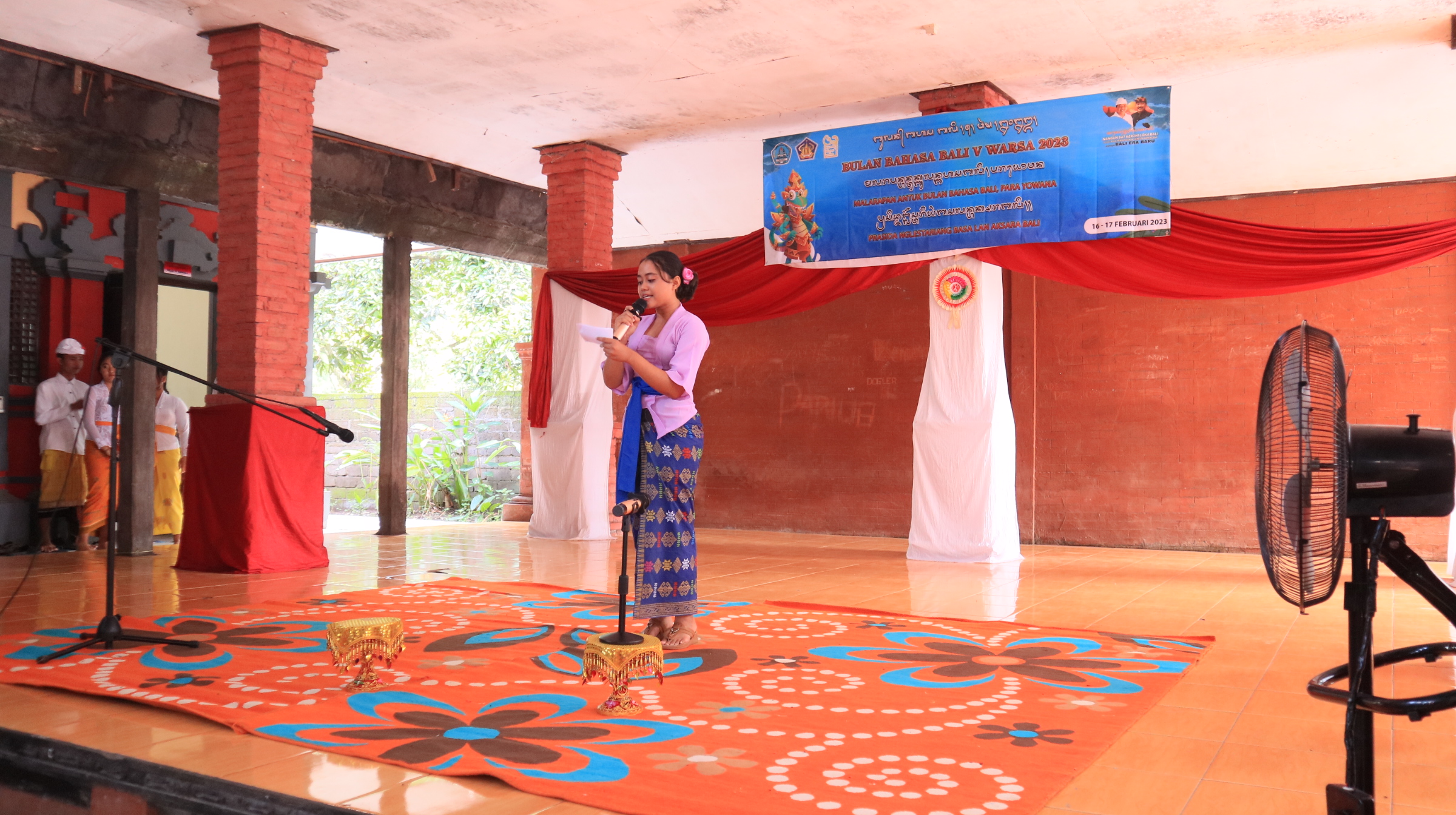 Lomba Mekidung